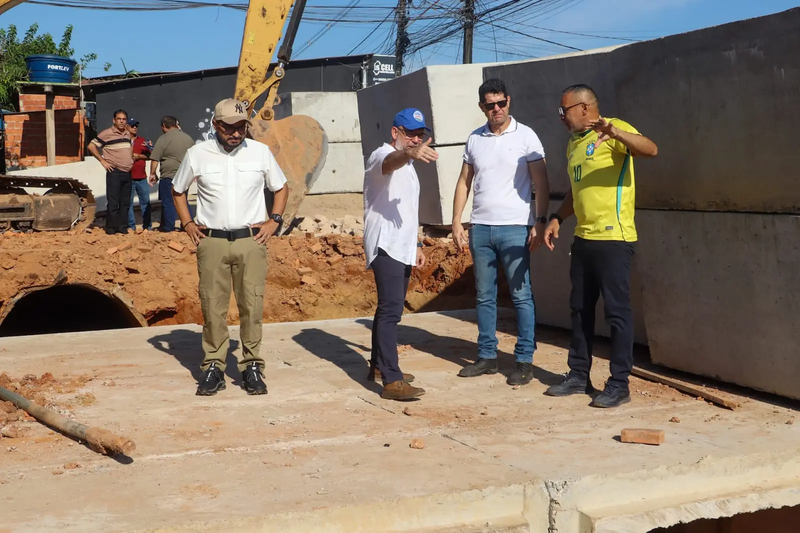 Nova galeria é instalada em área afetada por enxurradas na Baixada da Sobral