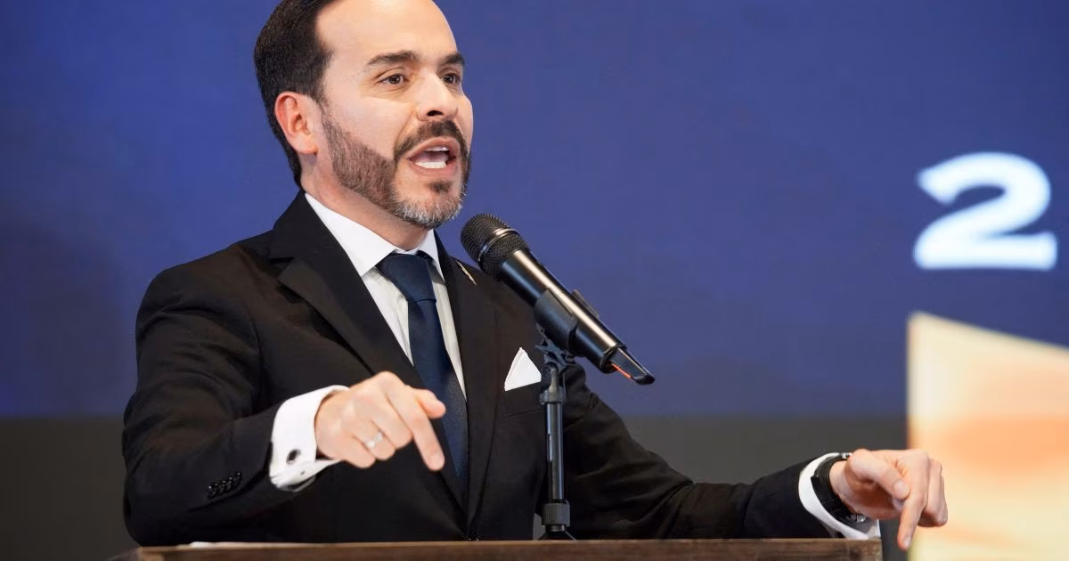 Presidente da Colômbia ordena deportações de migrantes; entenda operação