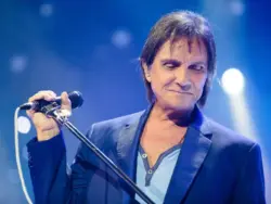 Show de Roberto Carlos é cancelado com público no local