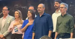 Sem anúncio de vice e ao lado de Zema, Simões oficializa candidatura em MG