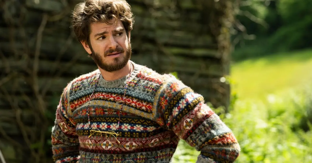 Andrew Garfield comenta críticas por novo cabelo: “Estilo Tom Cruise”
