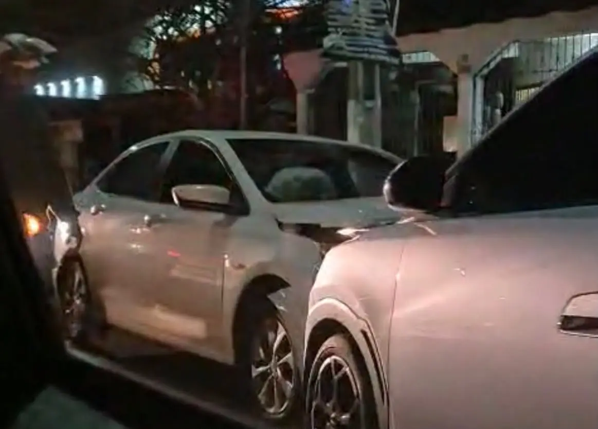 Dois carros colidem perto de cemitério e Samu é acionado em Rio Branco