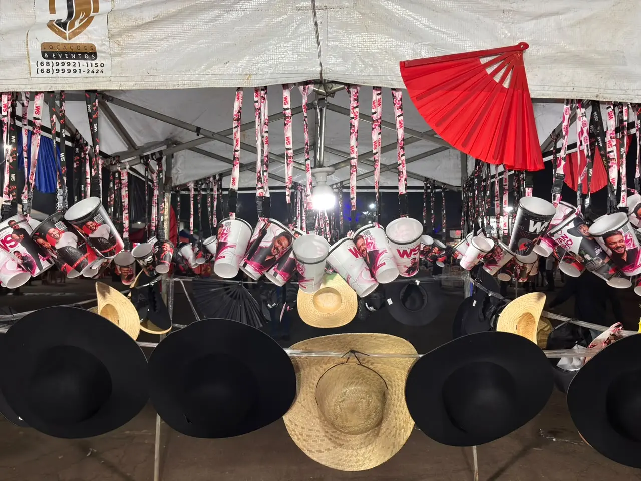 Ambulantes fazem sucesso em fila de show de Wesley Safadão na Expoacre