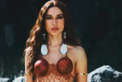 Anitta revela antigo medo de expor religião: “Não pode dizer”
