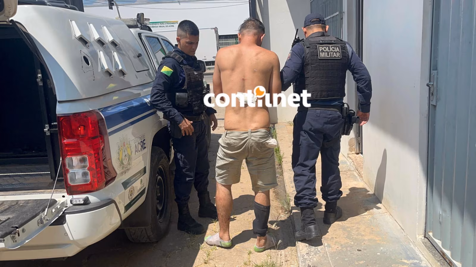 De tornozeleira, suspeito assalta mulher e é capturado por populares