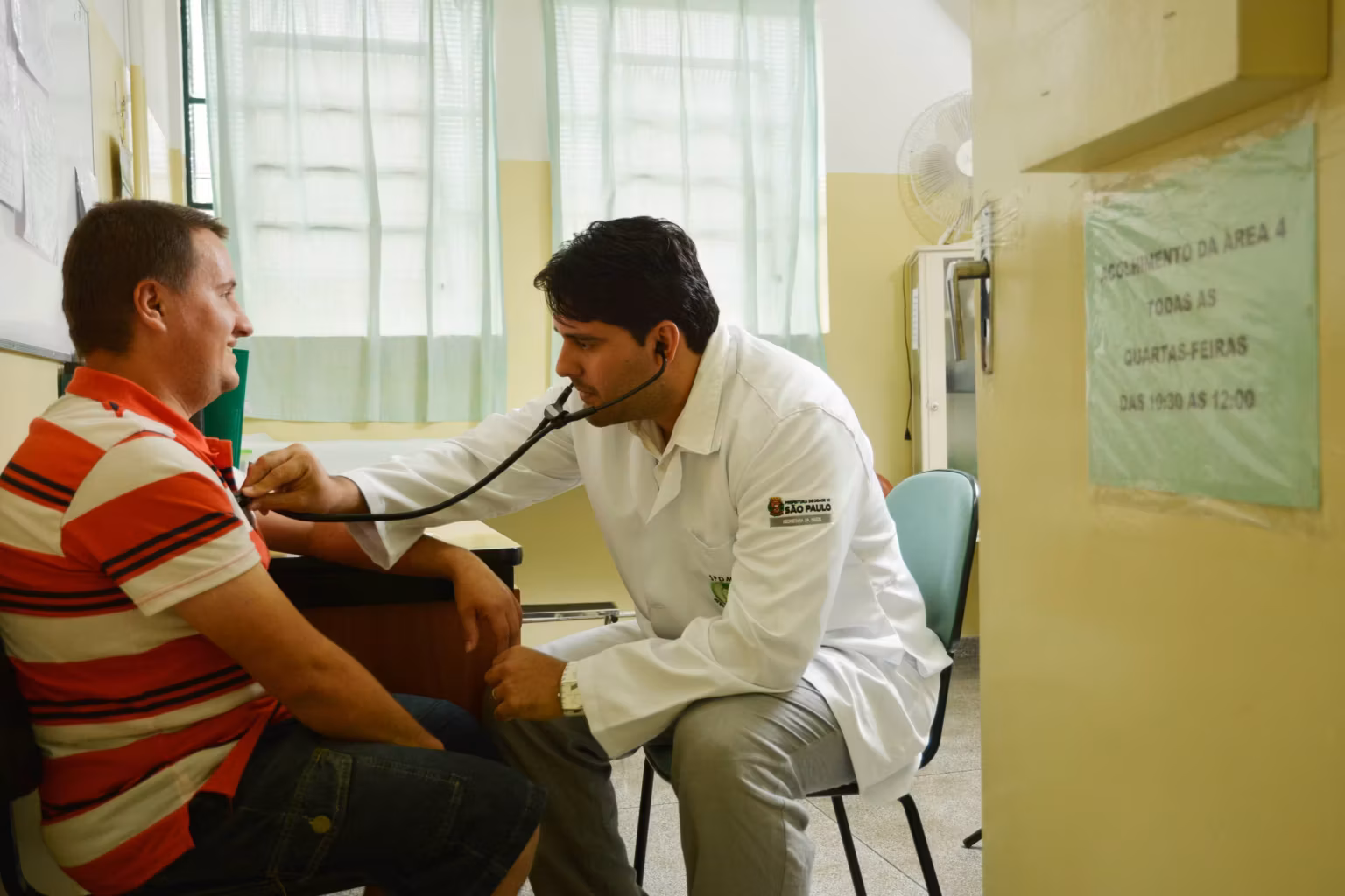 CFM libera formação a médicos com diploma não revalidado