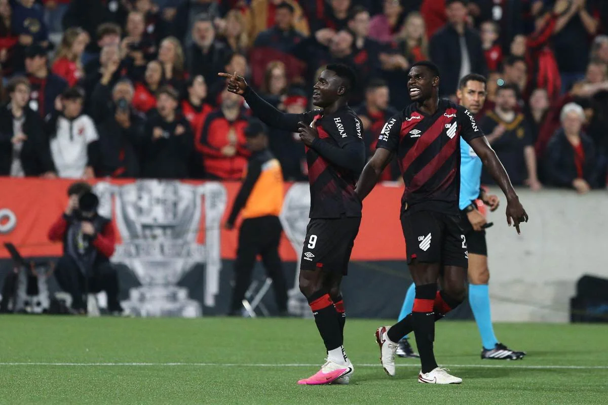 Athletico-PR recebe o Red Bull Bragantino na Arena da Baixada defendendo invencibilidade