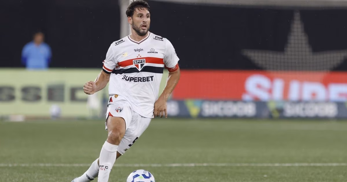 São Paulo informa lesão de Calleri após derrota para a Chapecoense