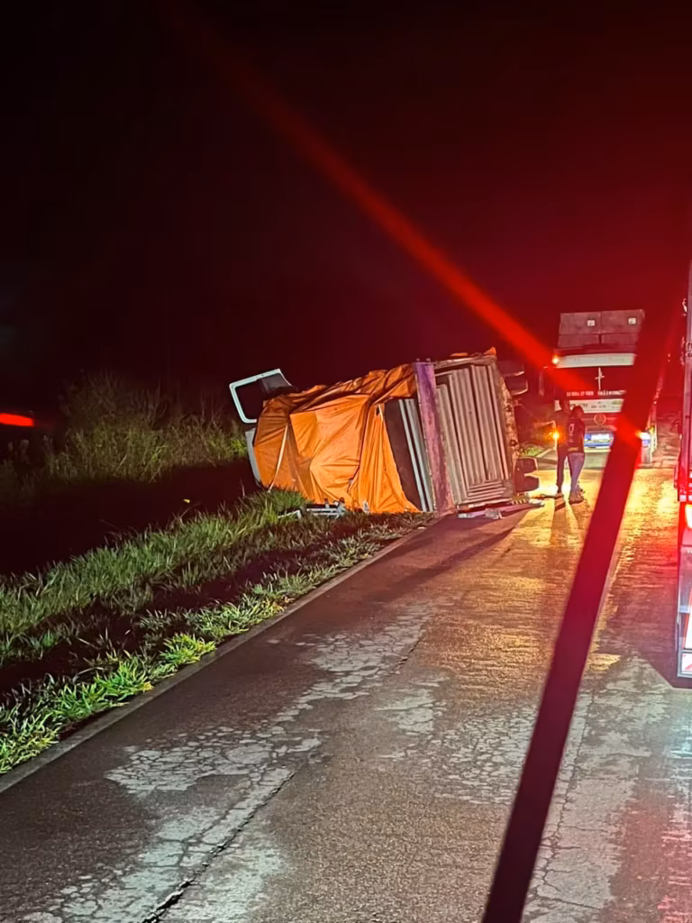 A estrutura transportada havia sido utilizada durante a apresentação da cantora em Manoel Urbano