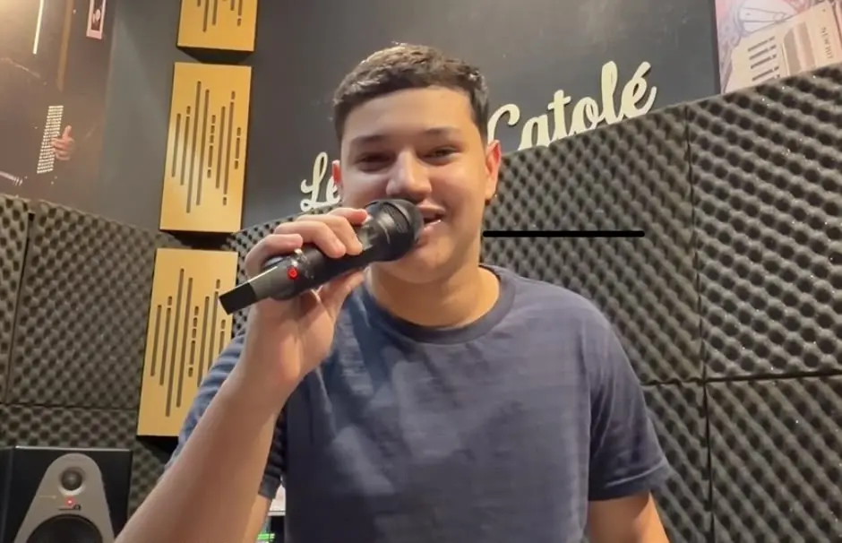 Inspirado pelo ídolo, cantor acreano sonha em conhecer Wesley Safadão