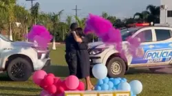 É menina! Sargentos usam viaturas para revelar sexo de bebê no Acre