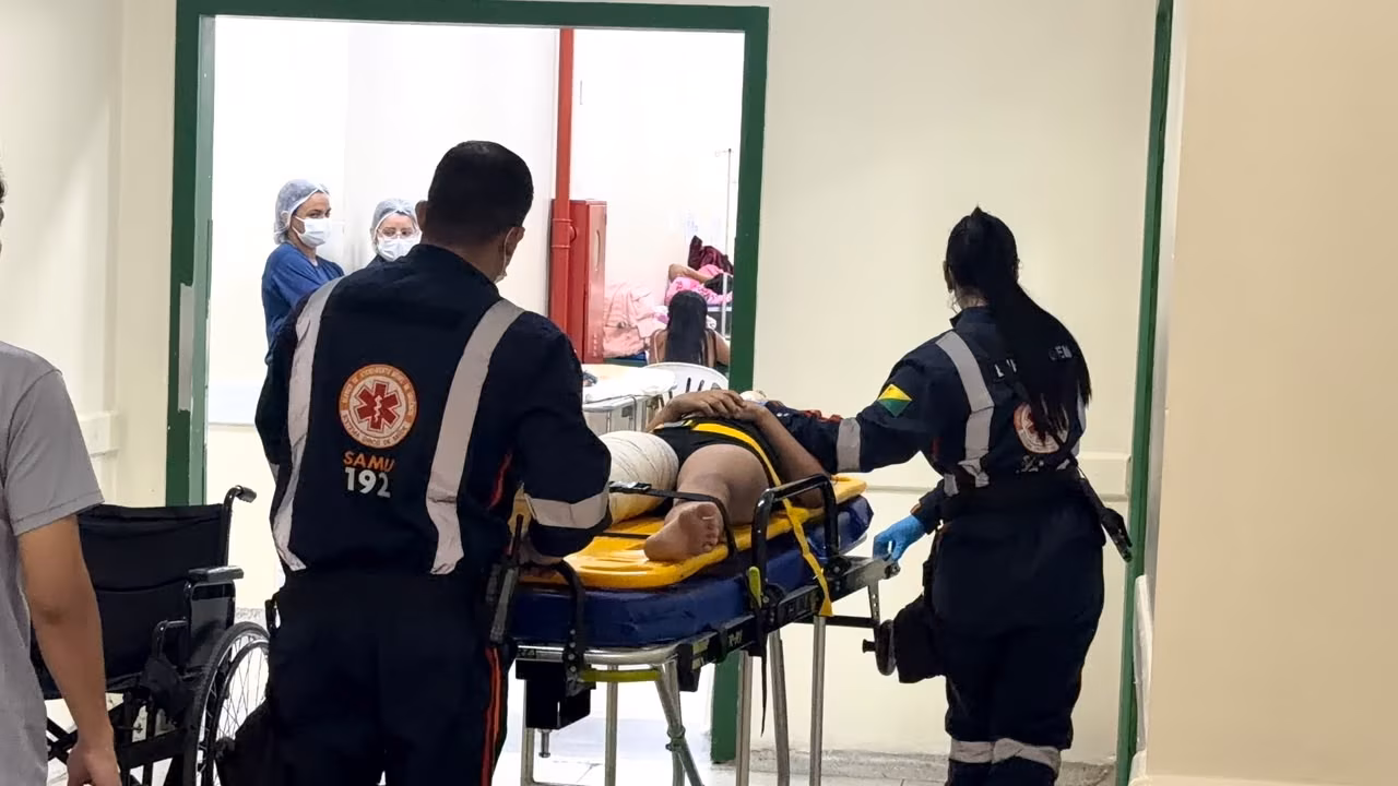 Criança com fratura é devolvida à ambulância após não ser recebida no PS