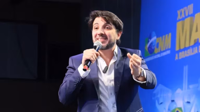 Decisão sobre Renan não deve frear justiça eleitoral, diz especialista