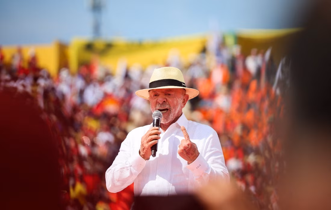 “Efeito Teflon”? Lula resiste nas pesquisas após notícias sobre Lulinha e Marcola