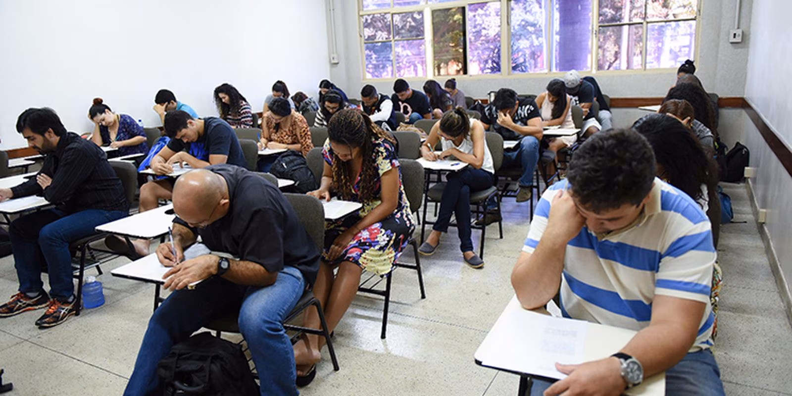 Provas do Encceja são realizadas neste domingo em todo o país