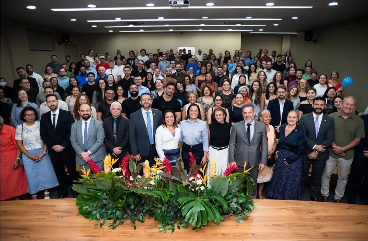 Mais de 200 pessoas participam de encontro com Mailza na Fecomércio