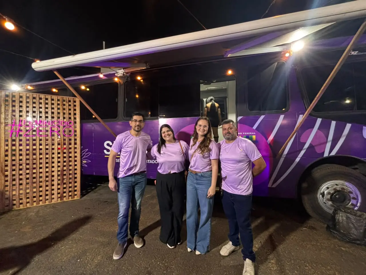Semulher leva ônibus com serviços e informações para a Expoacre