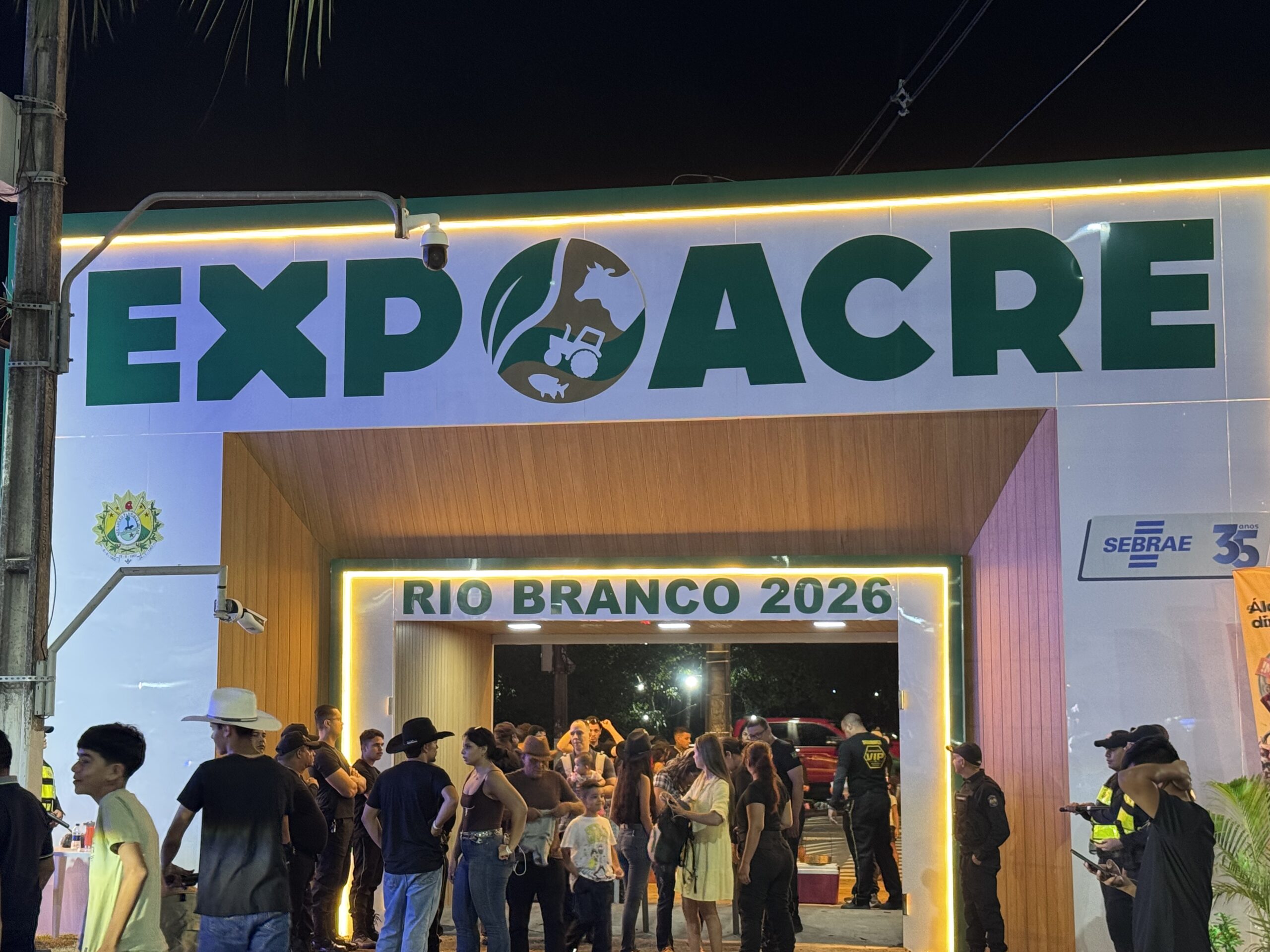 Expoacre 2026 começa Três Tambores e tem parque movimentado