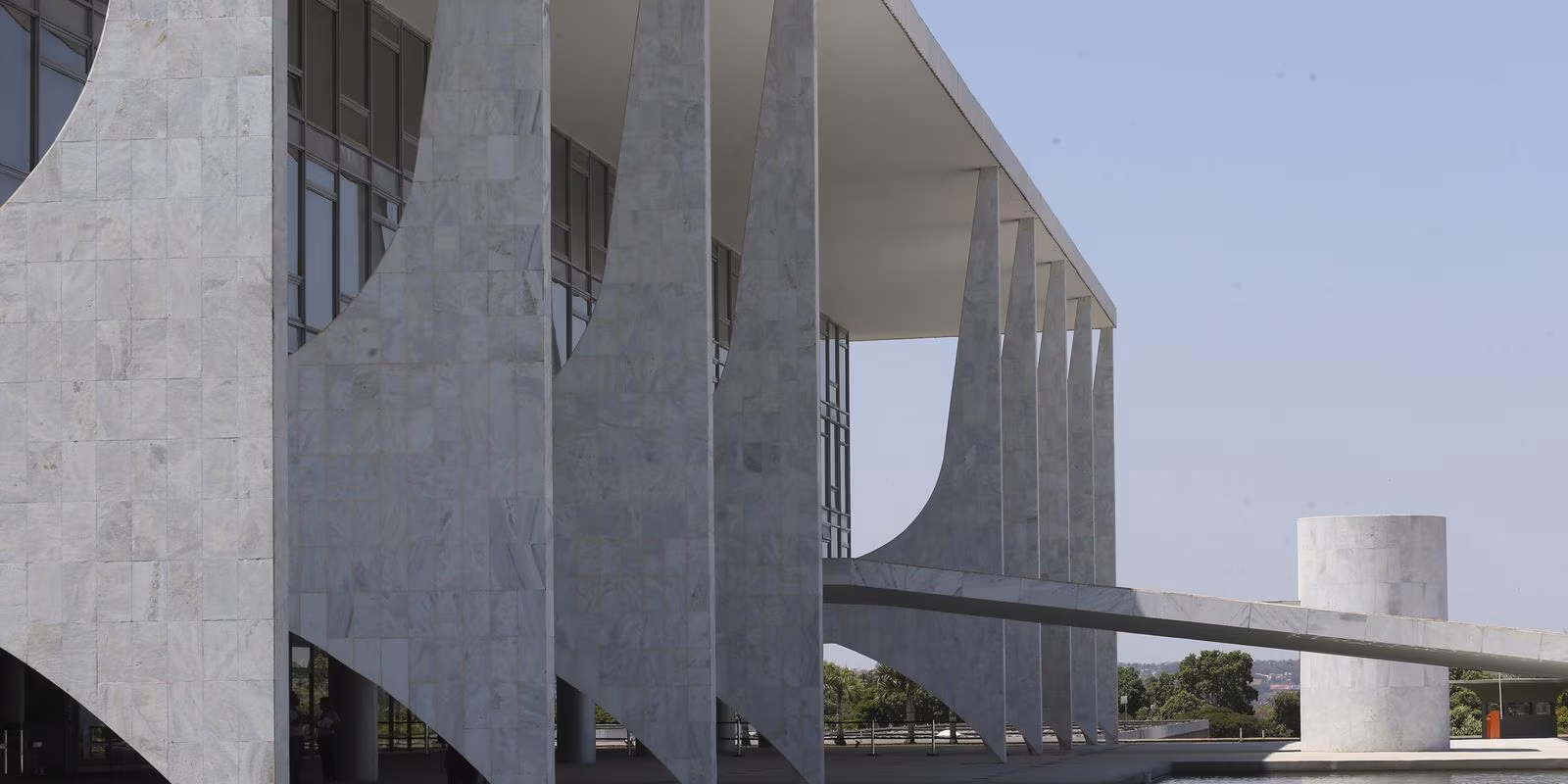 Conheça as atribuições do presidente e do vice-presidente da República
