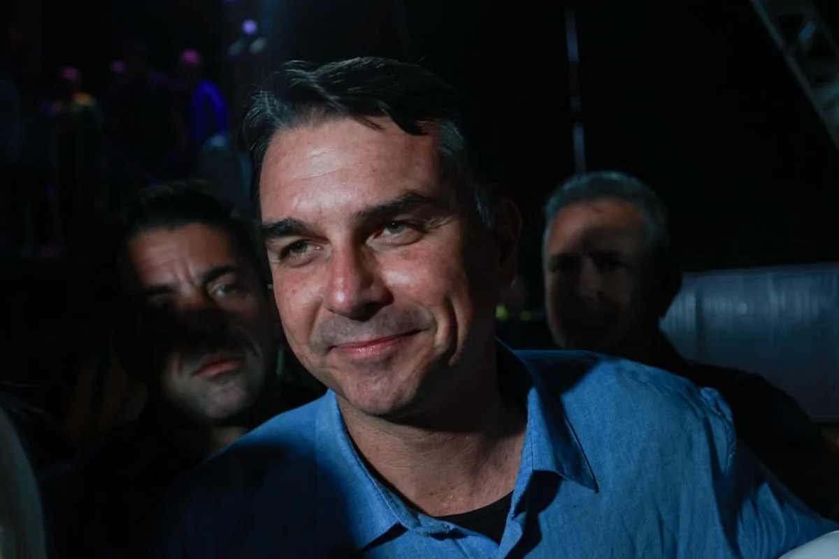 Flávio Bolsonaro diz que aceitará resultado de 2026 e projeta TSE ‘imparcial’ sob gestão de Nunes