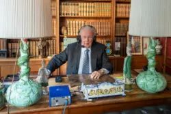 Morre Philippe Bouvard, ícone do rádio e da TV na França, aos 96 anos