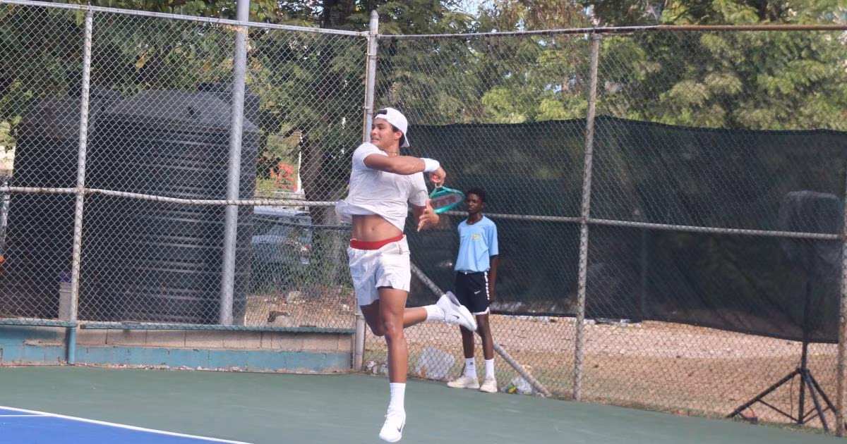 Aos 17 anos, Guto Miguel faz história em Kingston e chega à semifinal