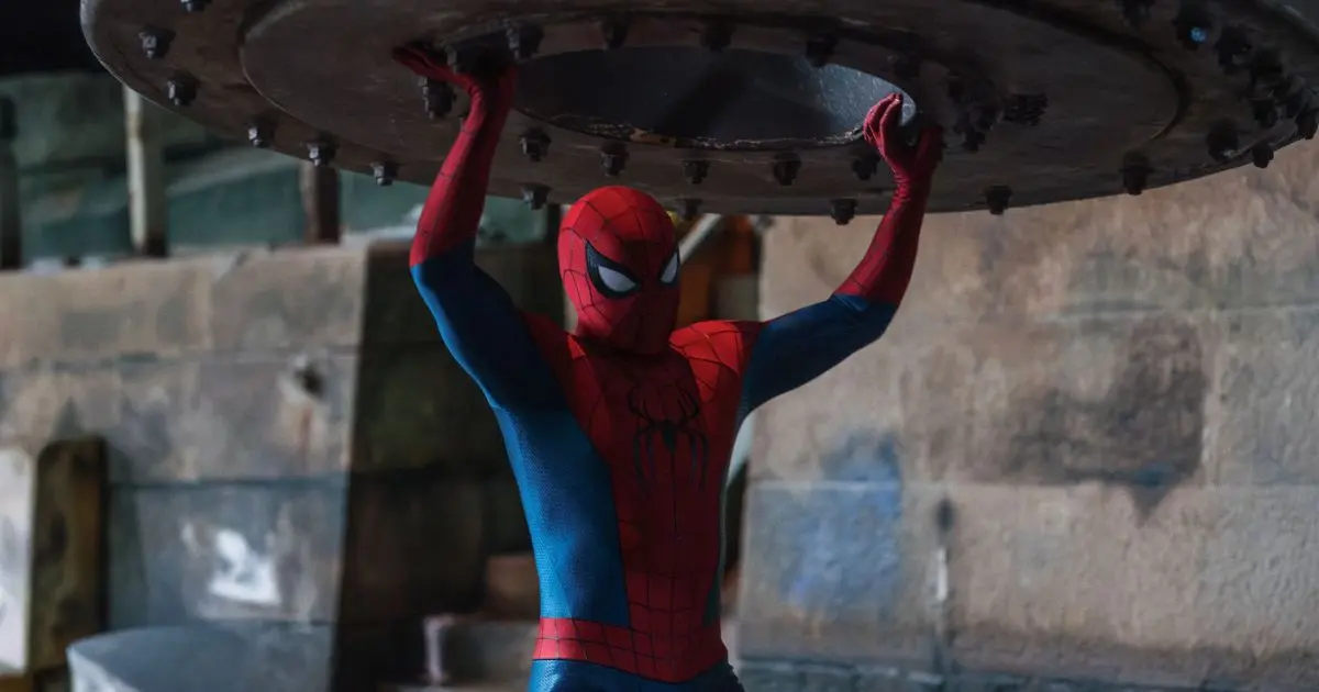 Novo “Homem-Aranha” bate quase 1 bilhão em bilheteria em 1º fim de semana