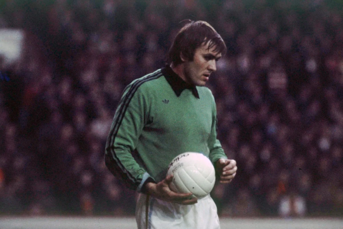 Morre Jimmy Rimmer, campeão europeu com United e Aston Villa