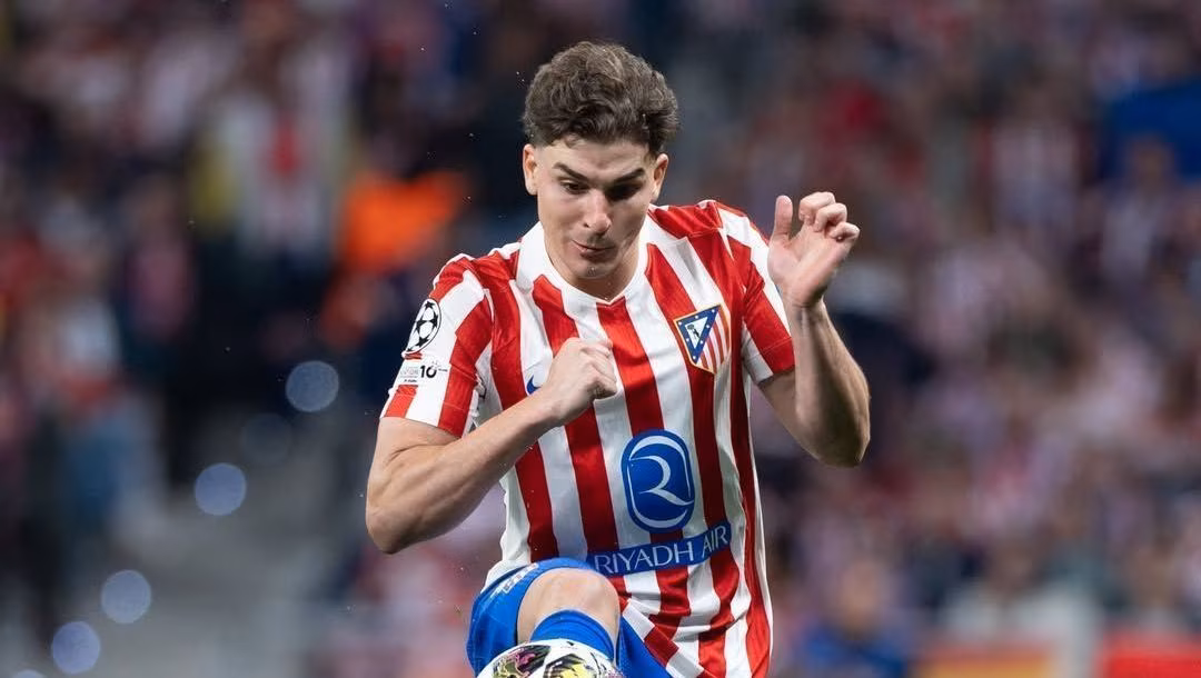 Julián Alvarez deixa jogo sozinho, e Simeone explica: “Decisão do Atlético”