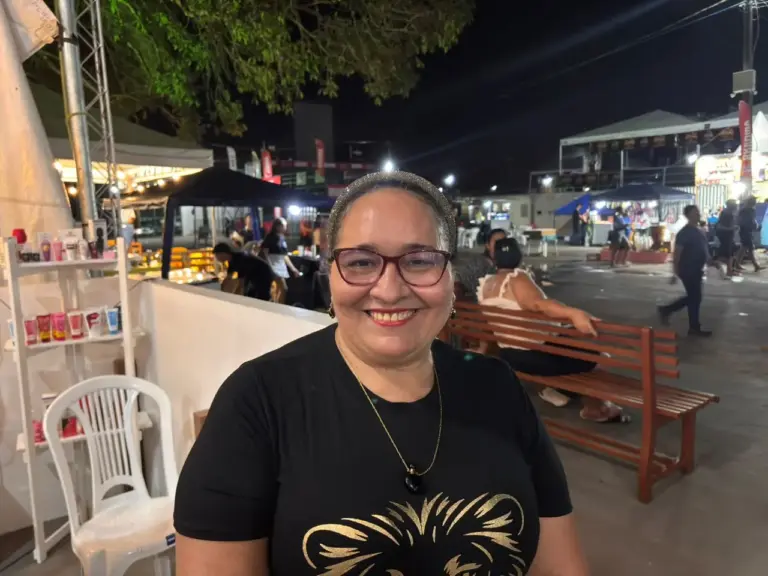 Lourdes vende no espaço de empreendedorismo feminino na Expoacre