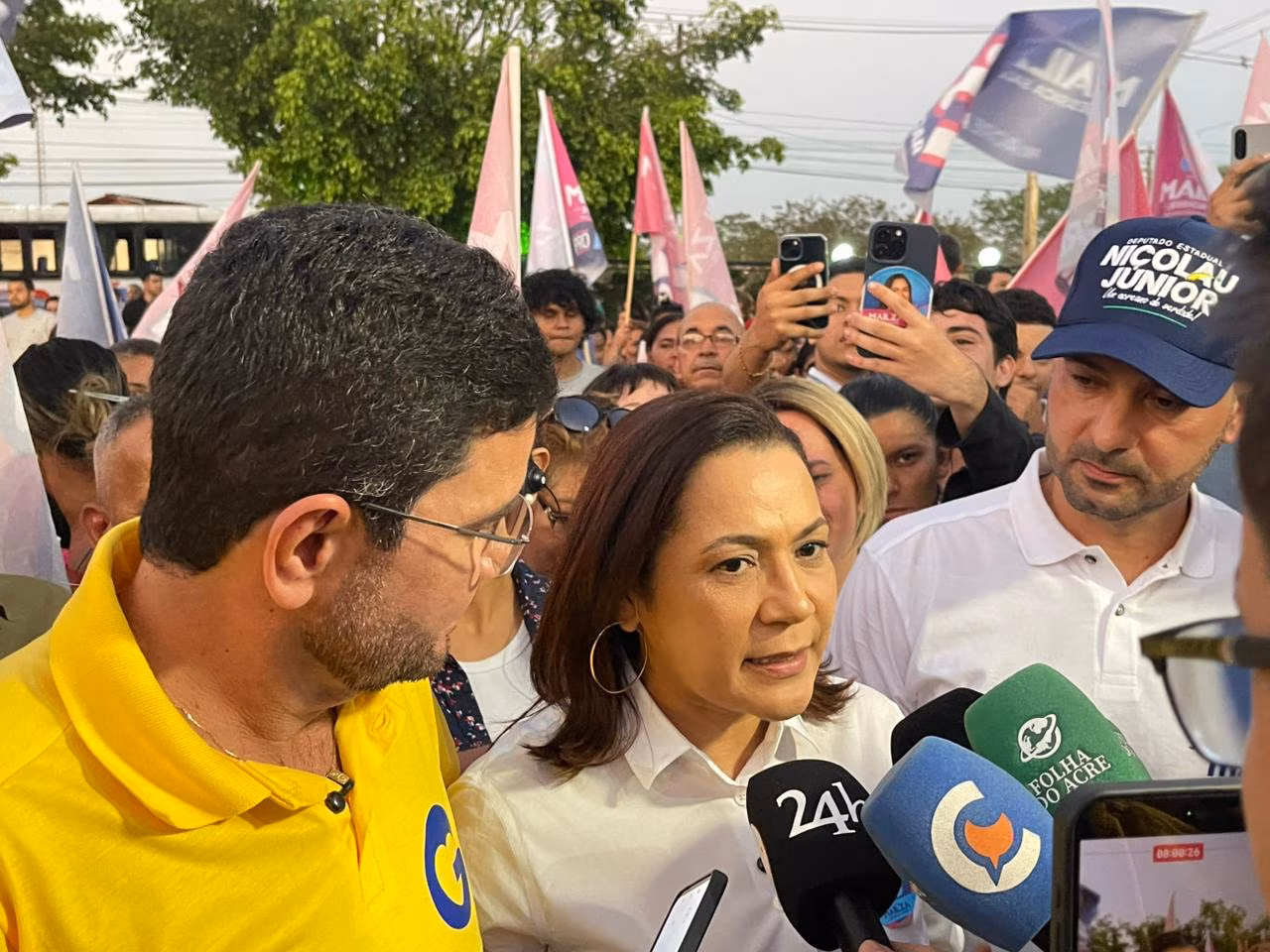 Mailza chega com Gladson e Bittar a lançamento de campanha de Nicolau