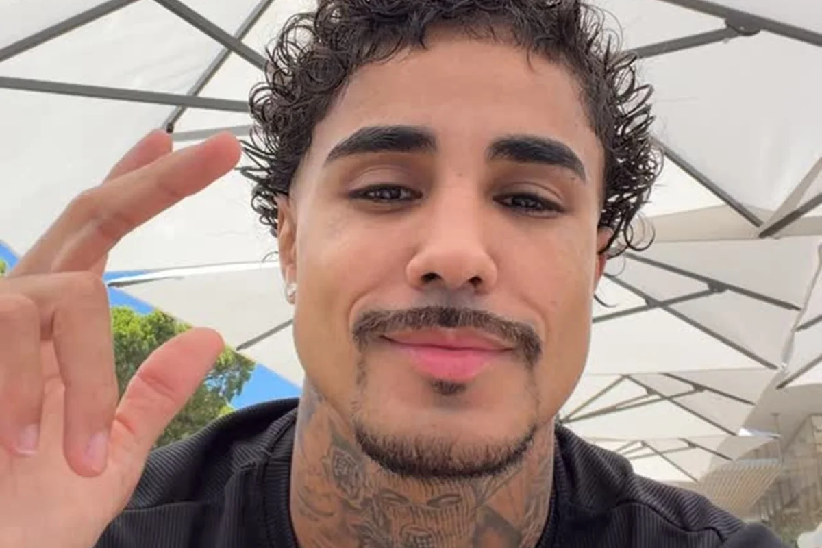 MC Livinho é processado por provocar acidente com moto em academia