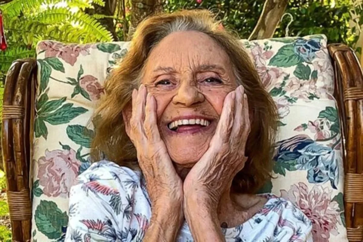 Globo tira Sessão da Tarde do ar após morte de Laura Cardoso