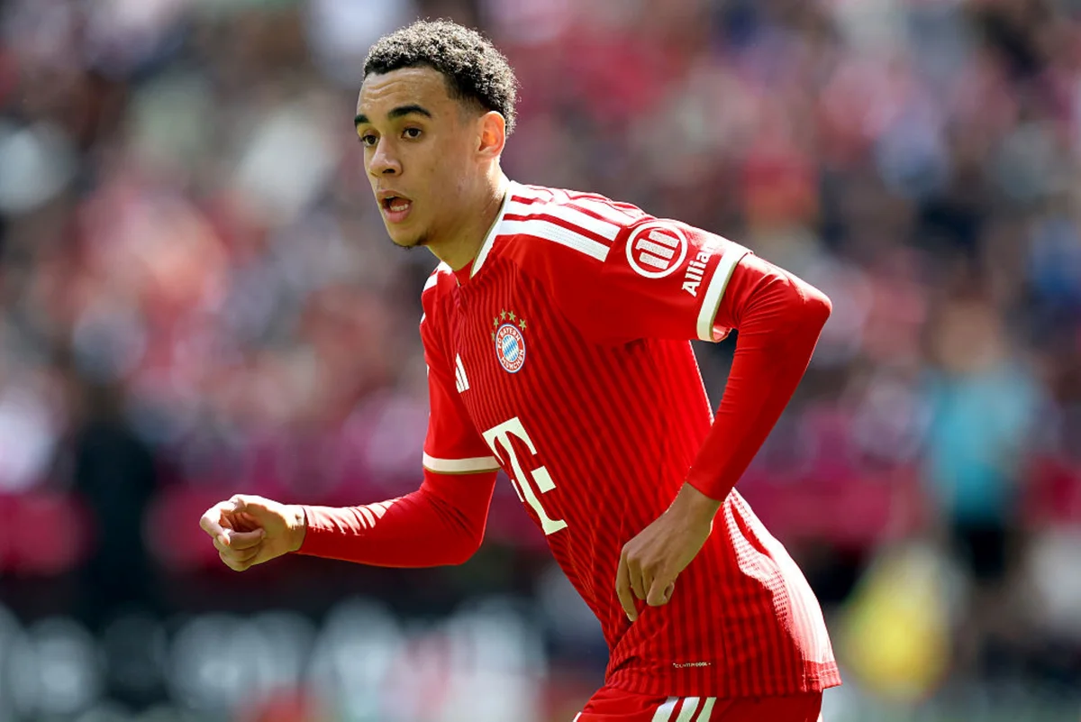 Bayern de Munique preserva Jamal Musiala em estreia após episódios de desmaio