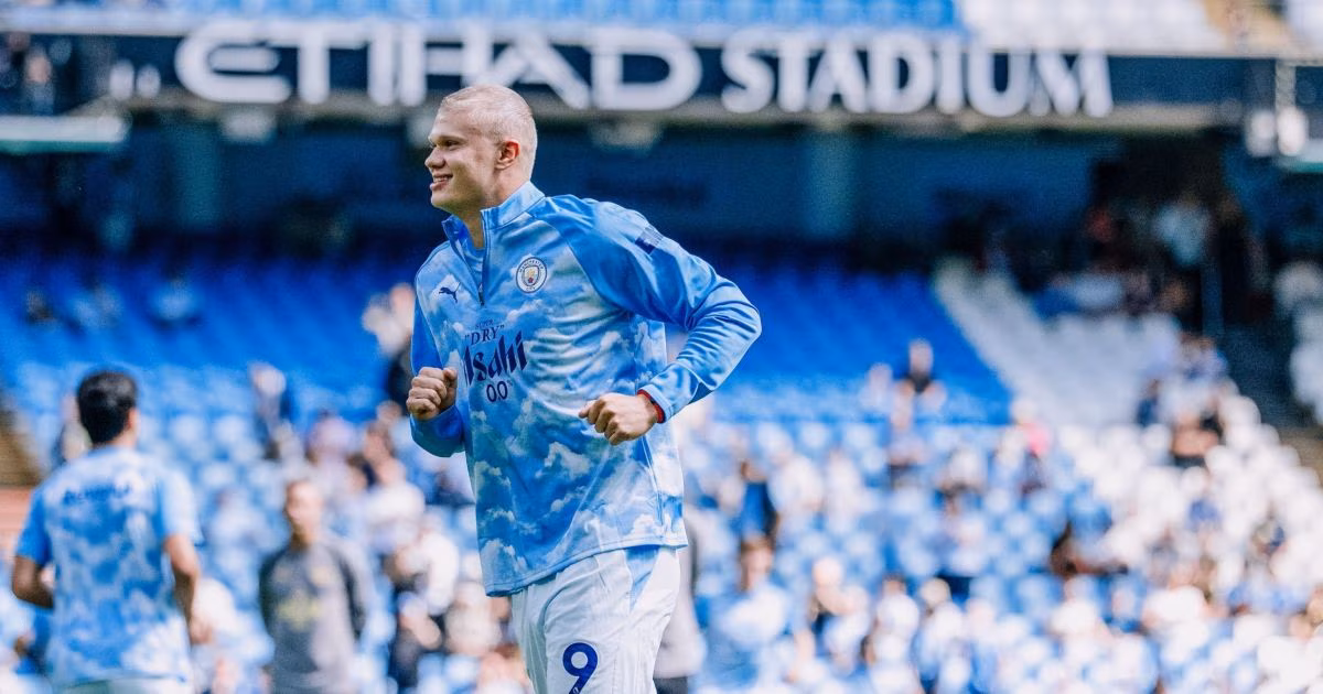 Haaland, astro do Manchester City, surpreende e corta o cabelo; veja