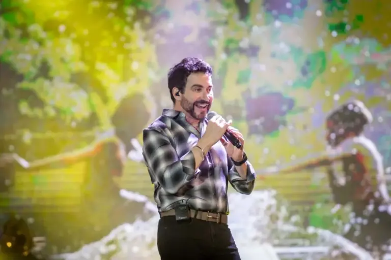 Padre Fábio de Melo agita a noite na Expoacre | Foto: Reprodução