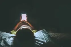 O que você lê na internet pode piorar seu humor, diz estudo