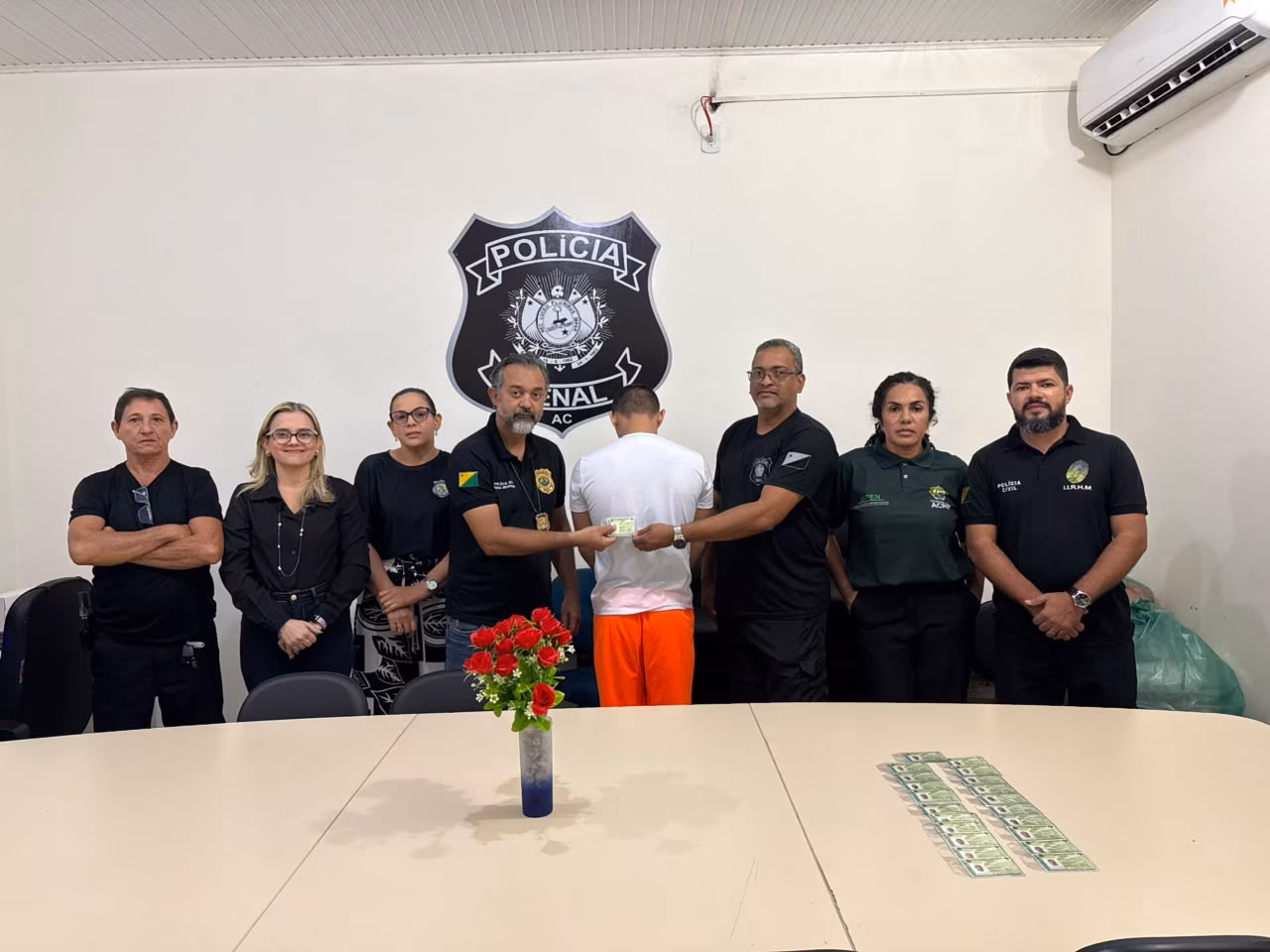 Polícia Civil promove entrega de documentos a mais de 30 detentos em Sena Madureira