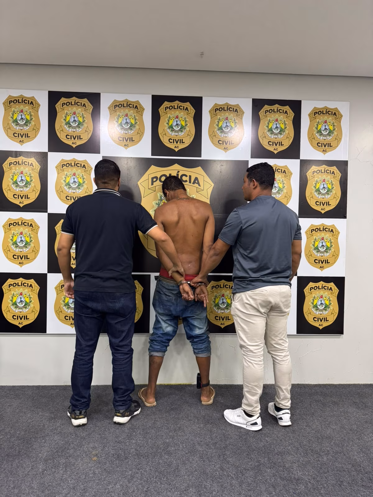 Polícia prende homem por descumprimento de medida protetiva