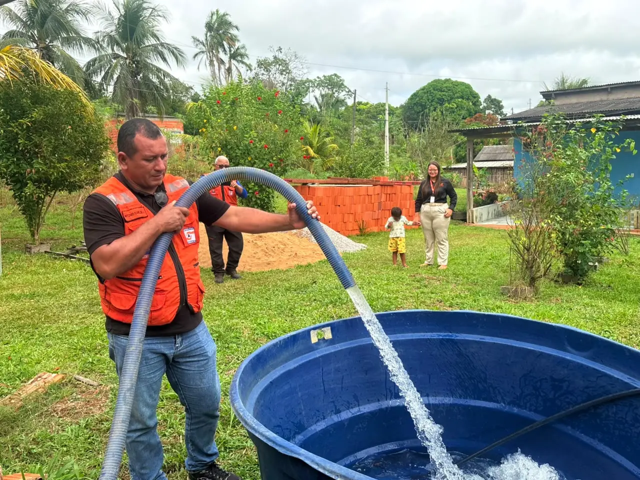 Prefeitura amplia distribuição de água potável em comunidades rurais