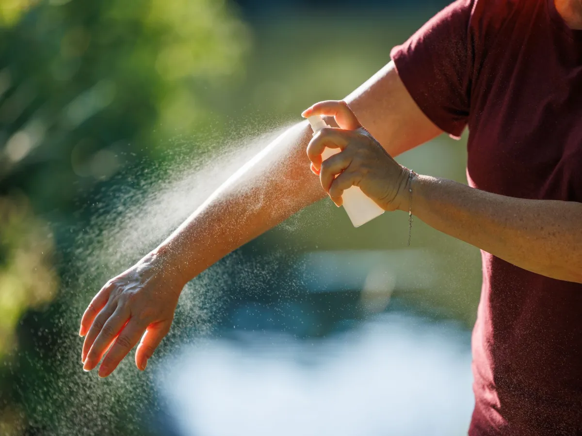 Anvisa interdita lotes de três repelentes após falha em testes