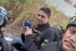 Após vídeo viralizar, motoboy recupera celular levado durante assalto
