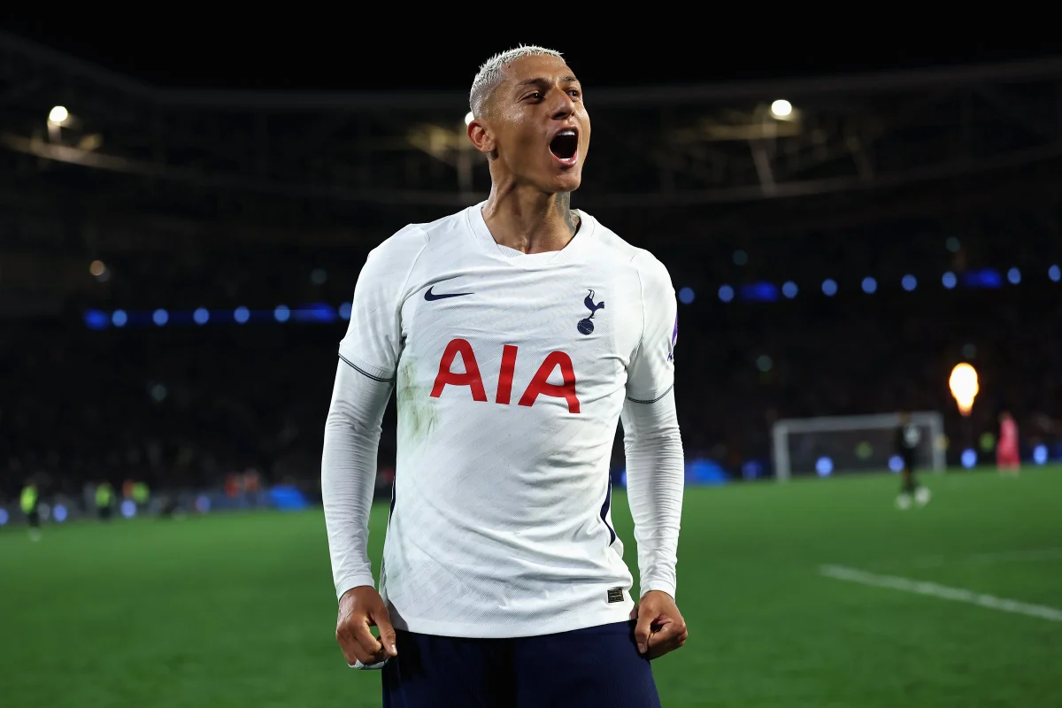 Com gols de brasileiros, Tottenham vence o Chelsea em amistoso