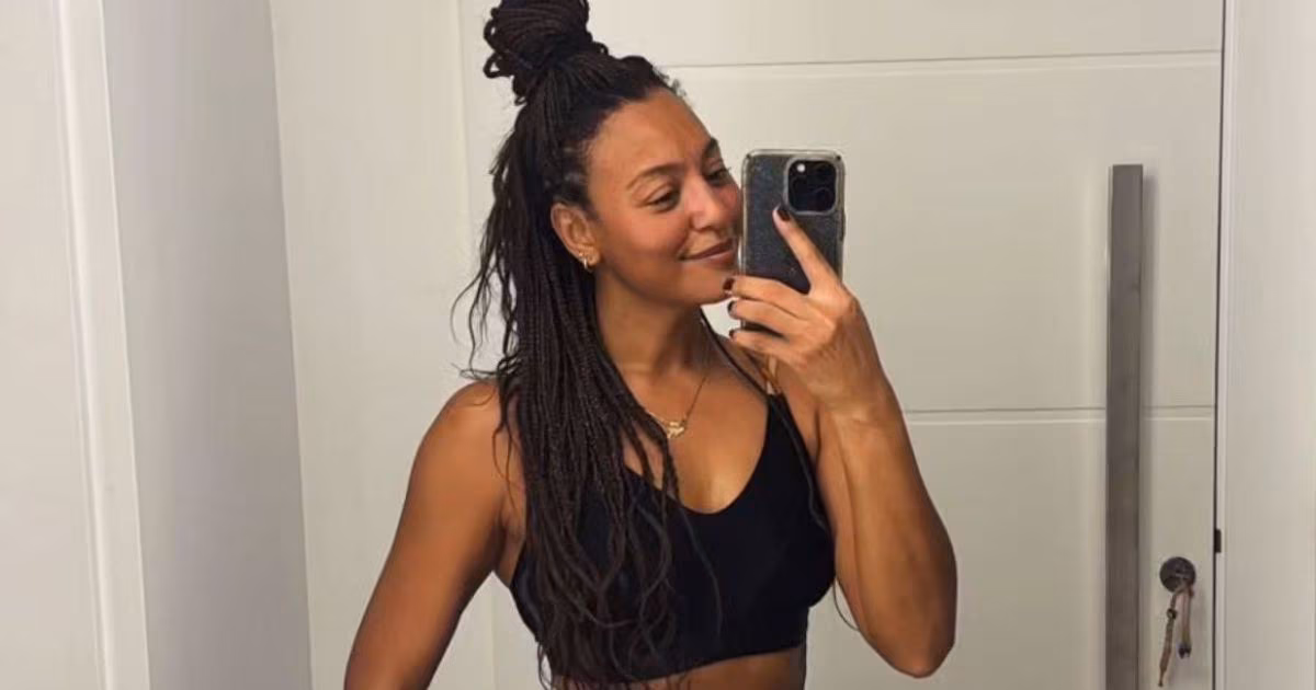 Sheron Menezzes encanta fãs com visual musculoso na academia; veja