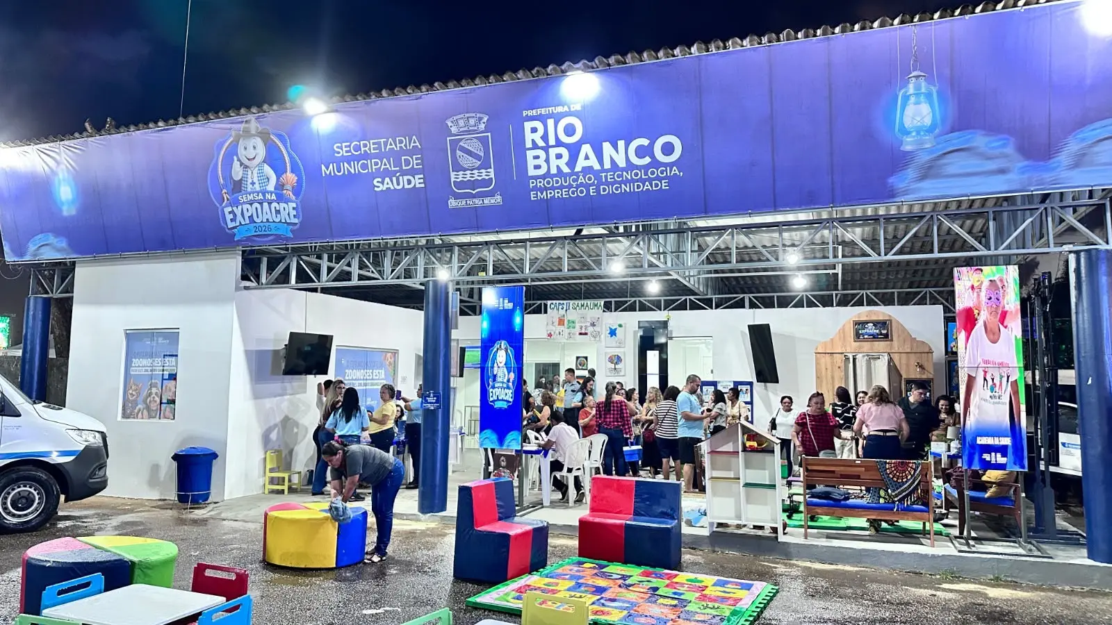 Terapias gratuitas atraem público ao estande da Saúde na Expoacre