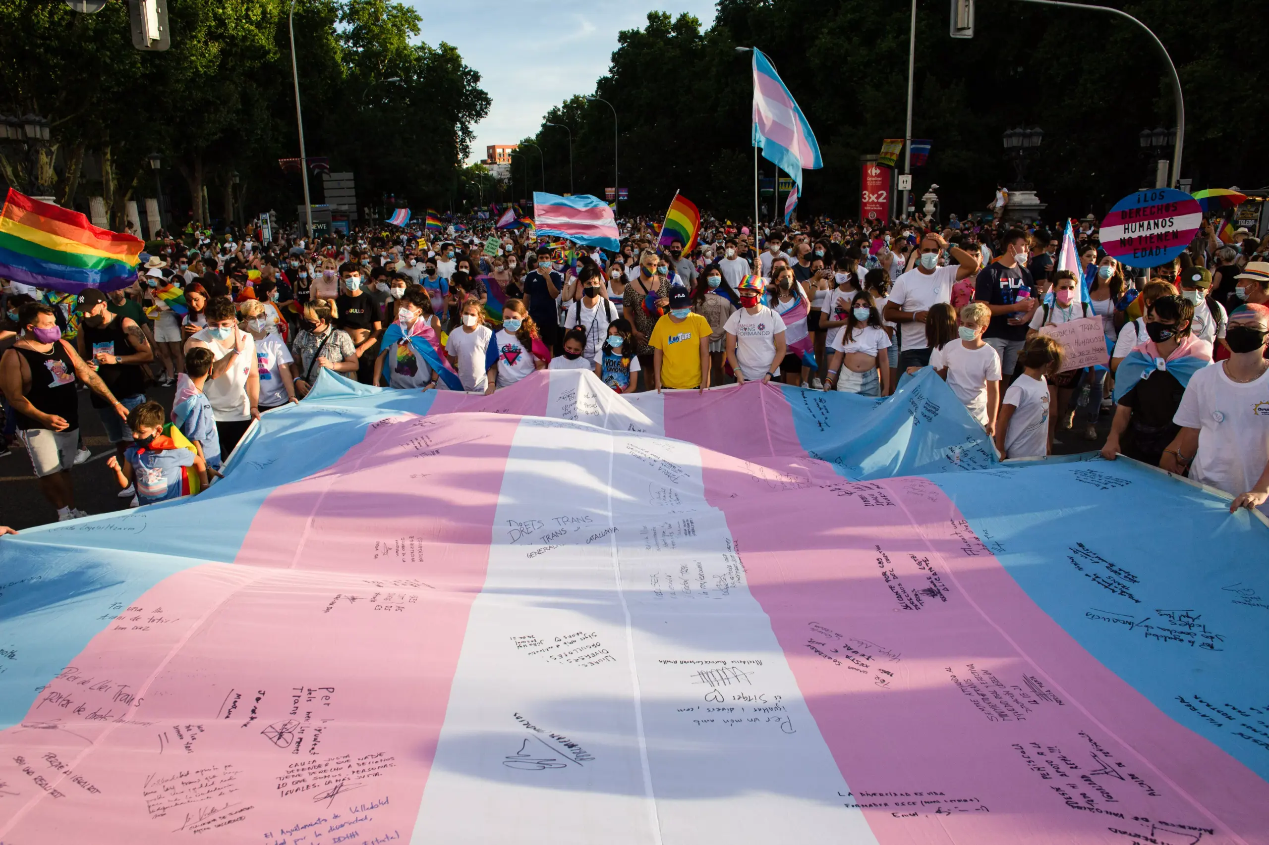 Entidades trans processam CFM no Acre e pedem R$ 100 milhões