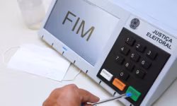 Eleição simulada testa urnas e conclui apuração em 14 minutos