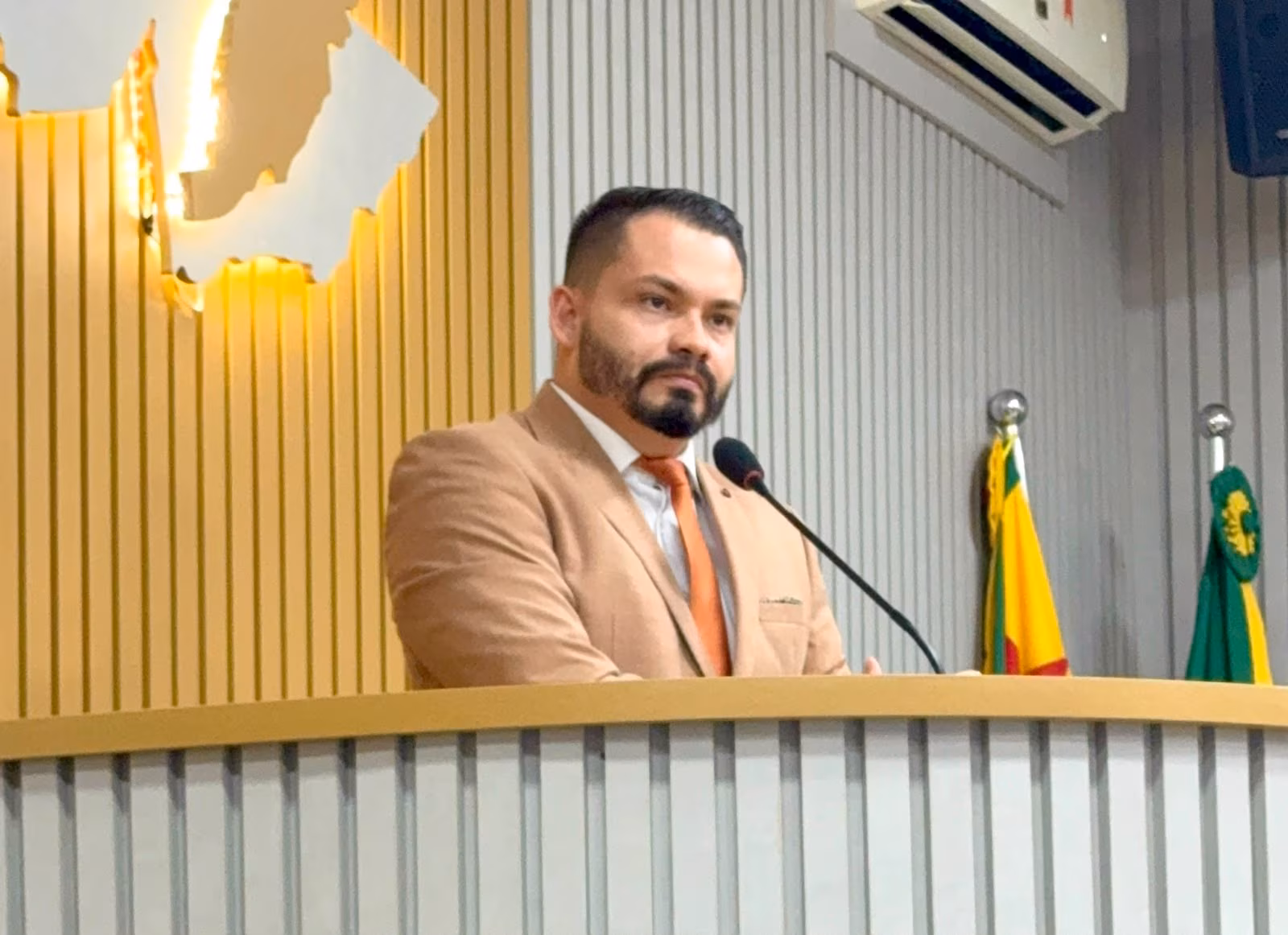 “Prefeito se elegeu com discurso enganoso”, dispara vereador