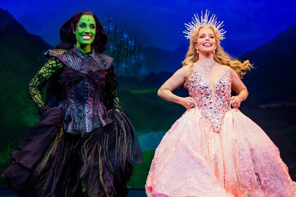 Saiba quem é Myra Ruiz, atriz pedida em casamento no palco de Wicked