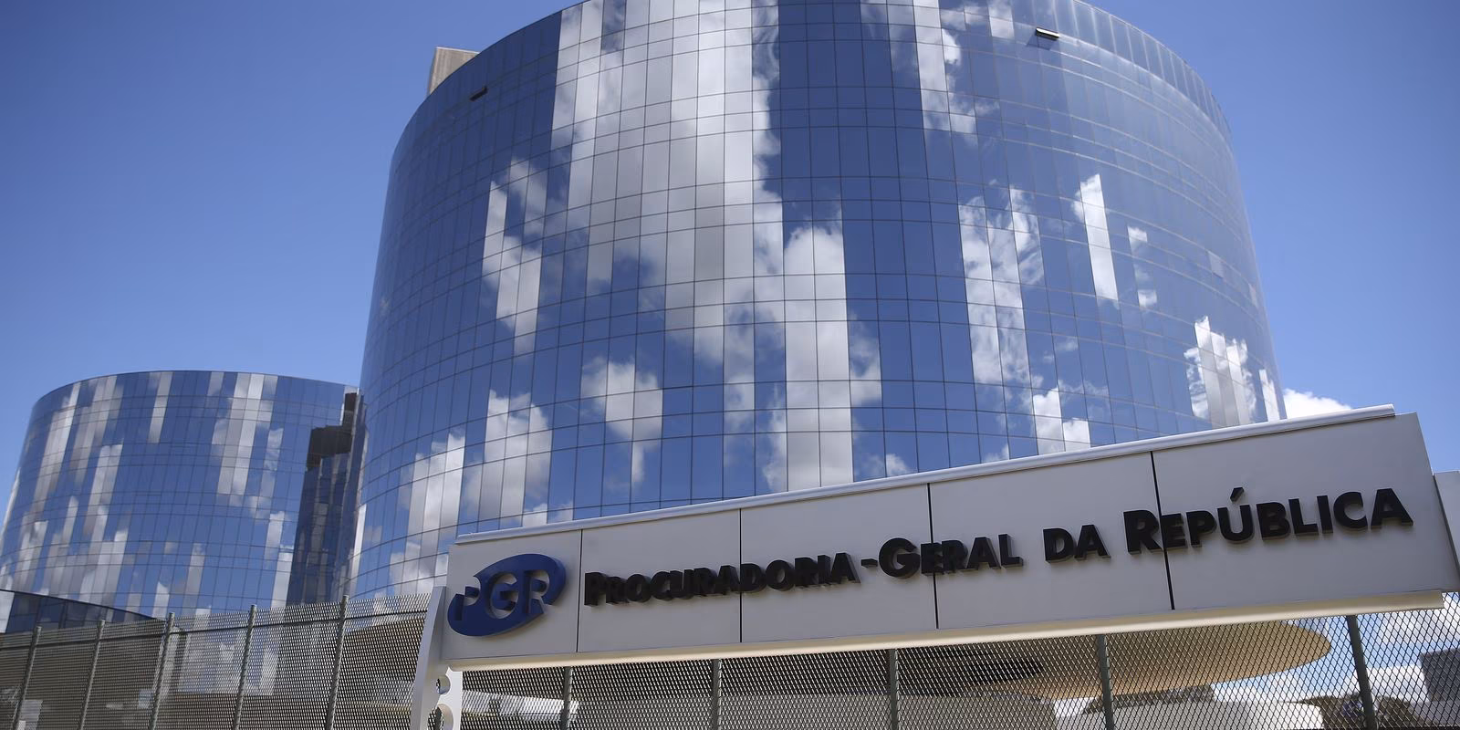 Associação de procuradores pede moderação diante de crise no STF